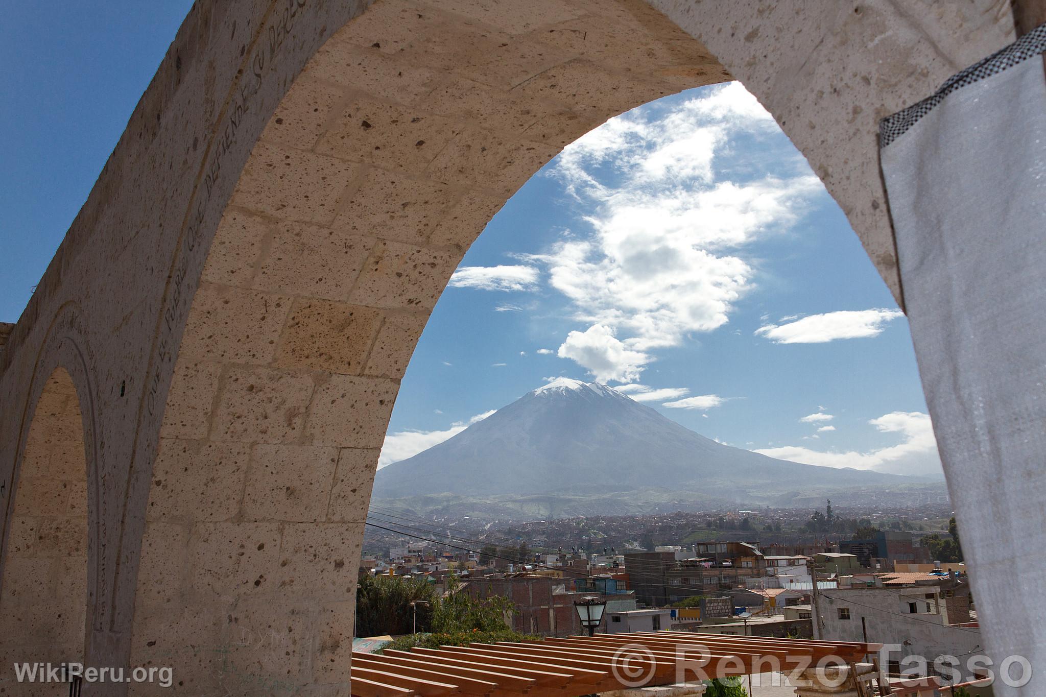 Vue du volcan Misti depuis le Mirador de Yanahuara, Arequipa