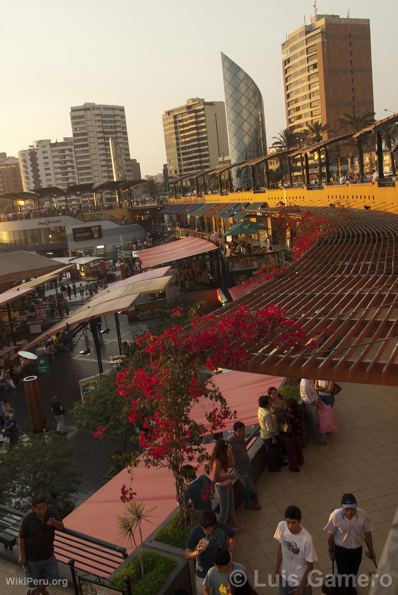 Centre commercial Larcomar de Miraflores, Lima