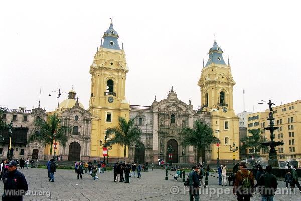 La cathdrale de Lima sur la Plaza de Armas