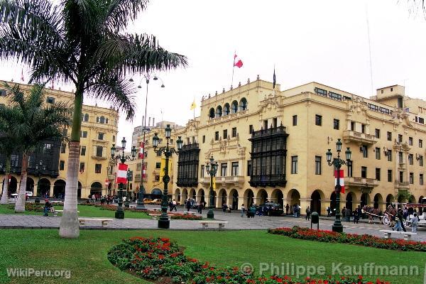 Ce magnifique btiment situ sur la Plaza de Armas abrite la mairie de Lima