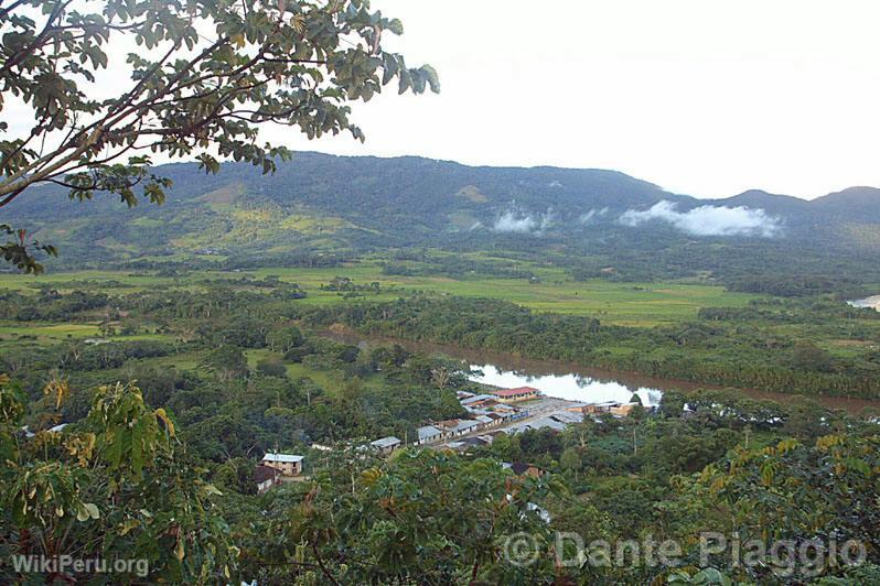 Port Tahuishco vu depuis le belvdre, Moyobamba