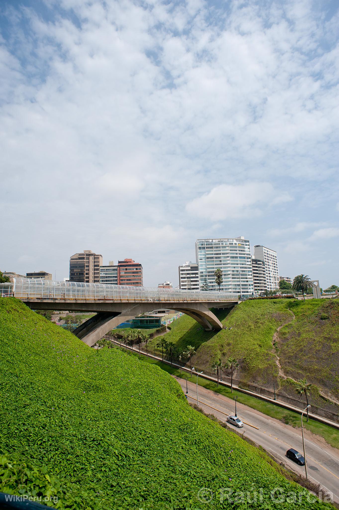 Pont Villena, Lima