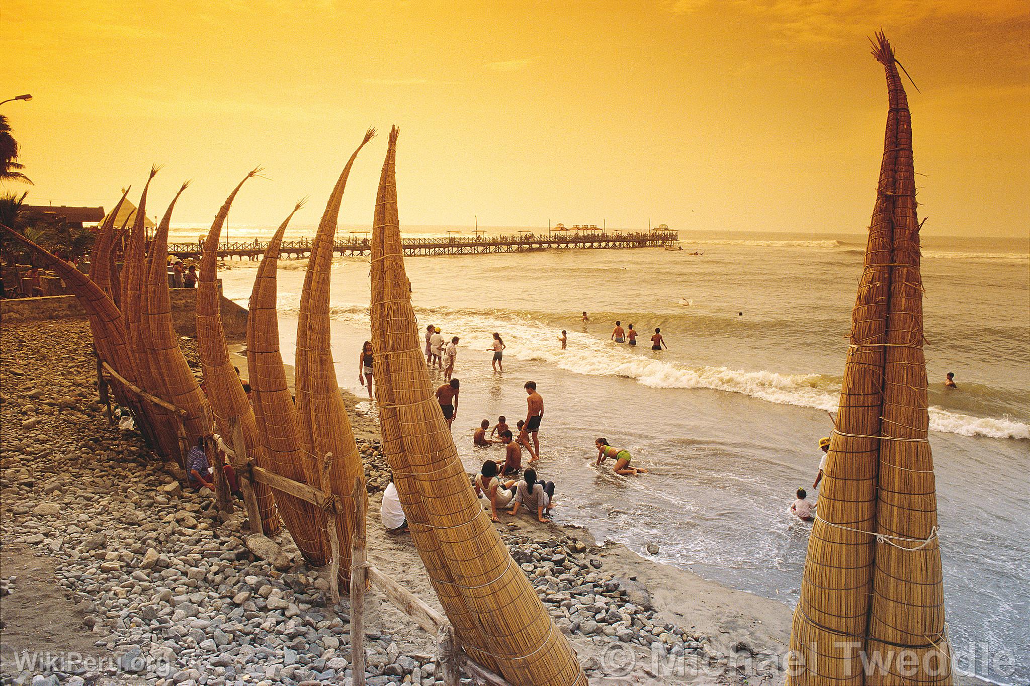 Caballitos de totora  Huanchaco