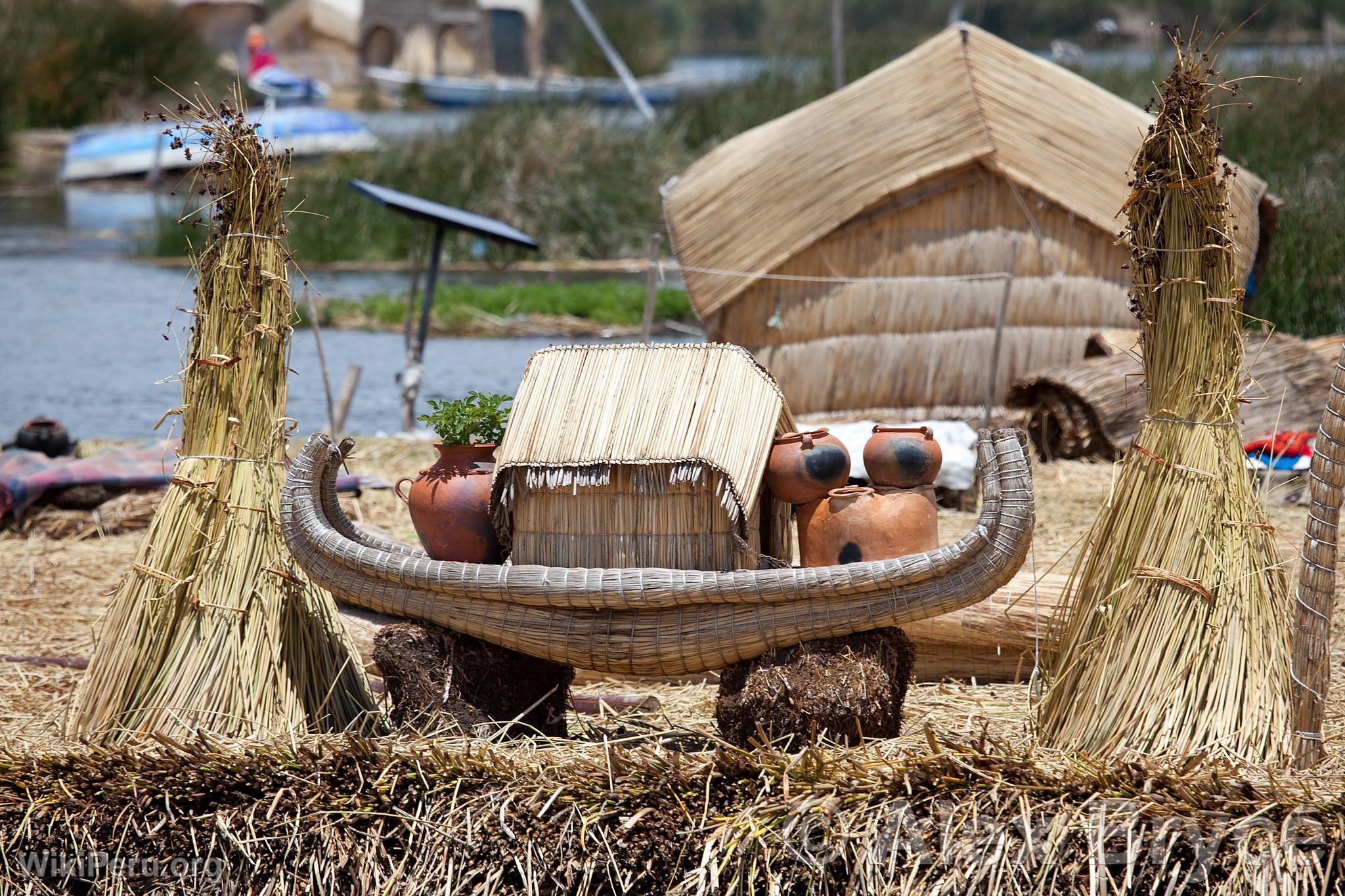 Artesana dans les les des Uros