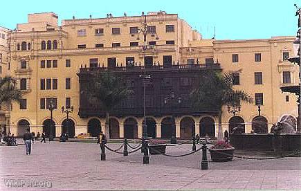 Balcons fae au Palais du Gouvernement, Lima