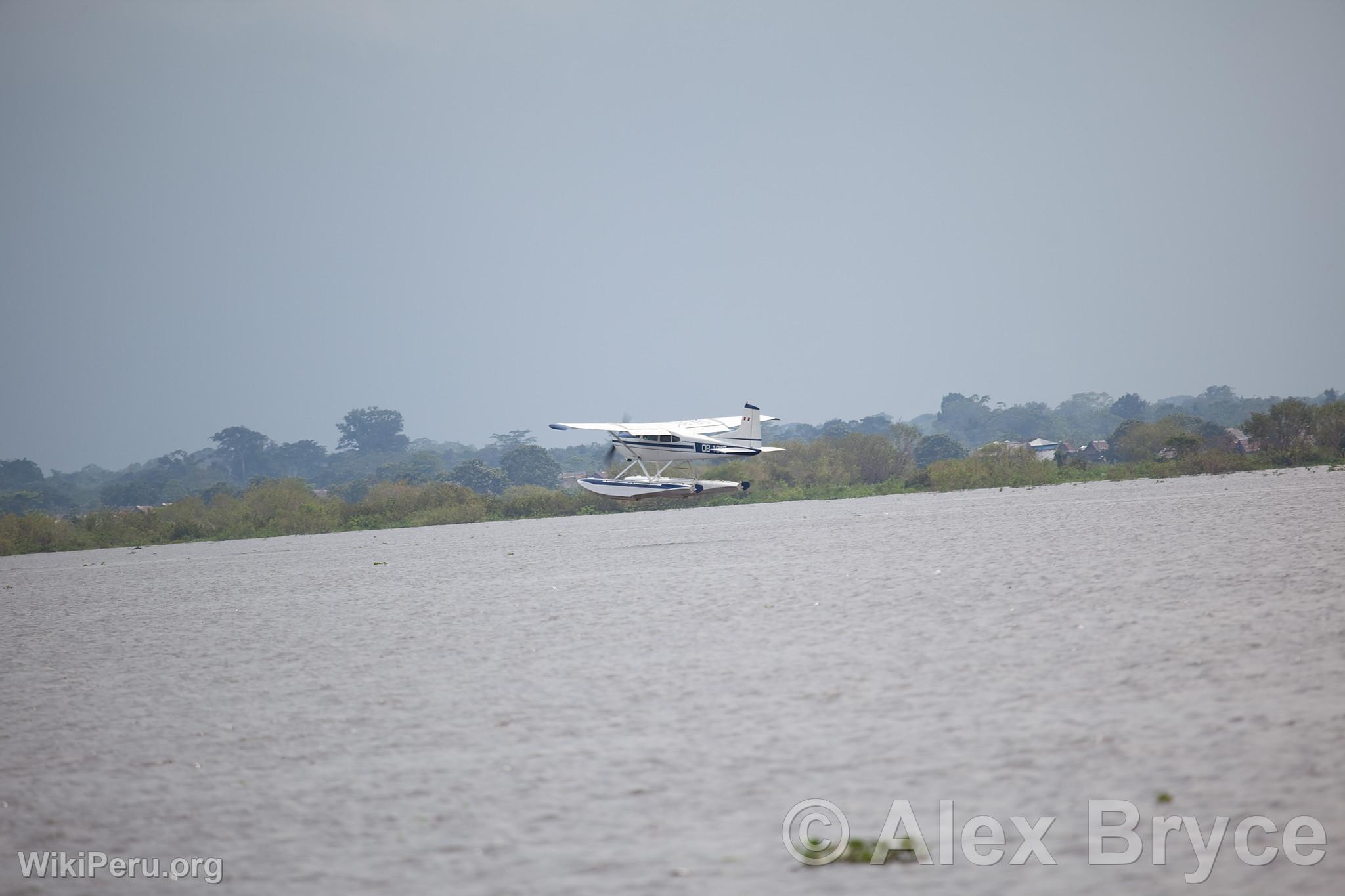 Hydravion sur le Rio Amazonas