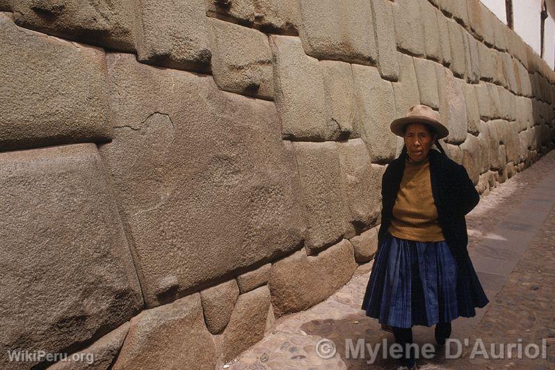 Pierre  Douze Angles (HatunRumiyoc), Cuzco