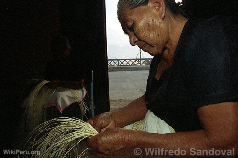 Tissage de paille tresse, Puerto Eten