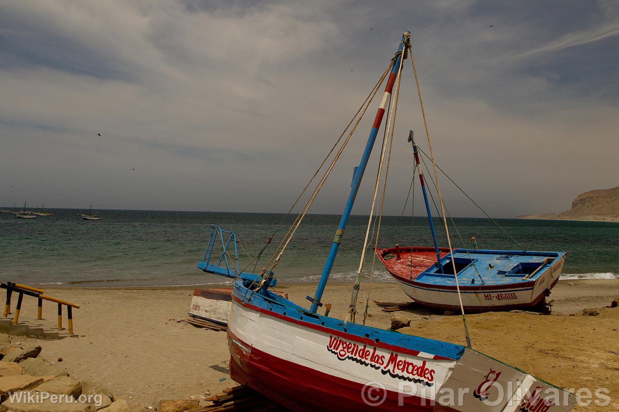 Bateaux sur la plage El uro