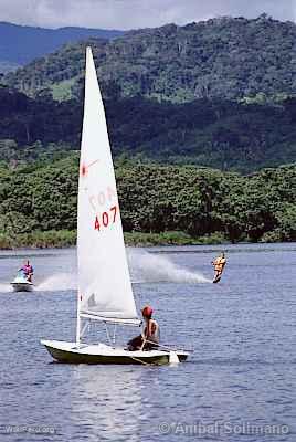 Ski nautique sur la Laguna Azul