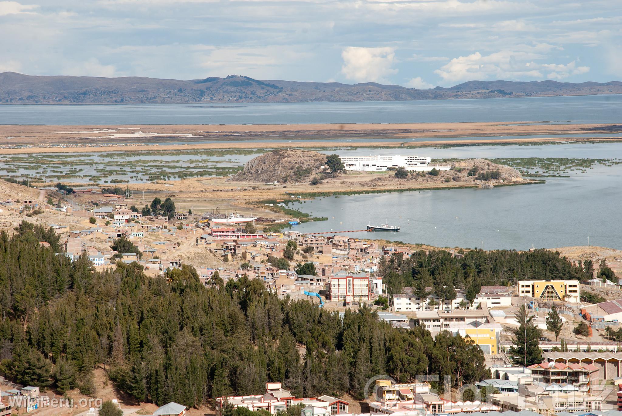 Ville de Puno et Lac Titicaca