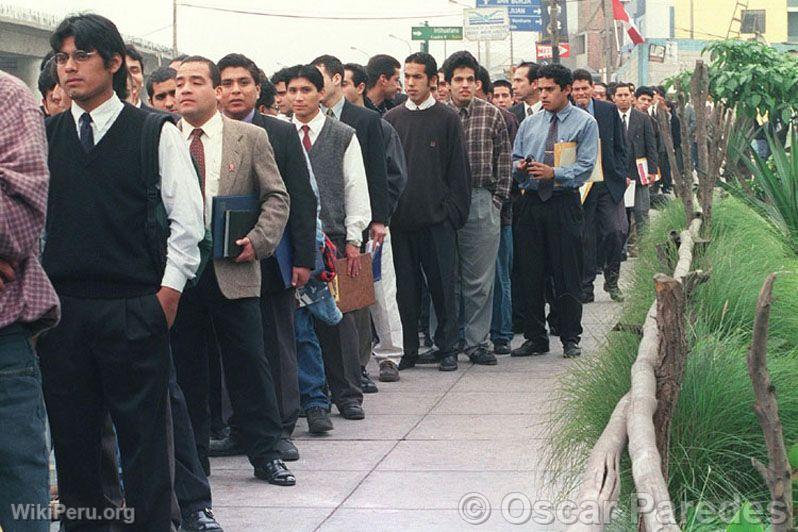 Files pour chercher du travail, Lima