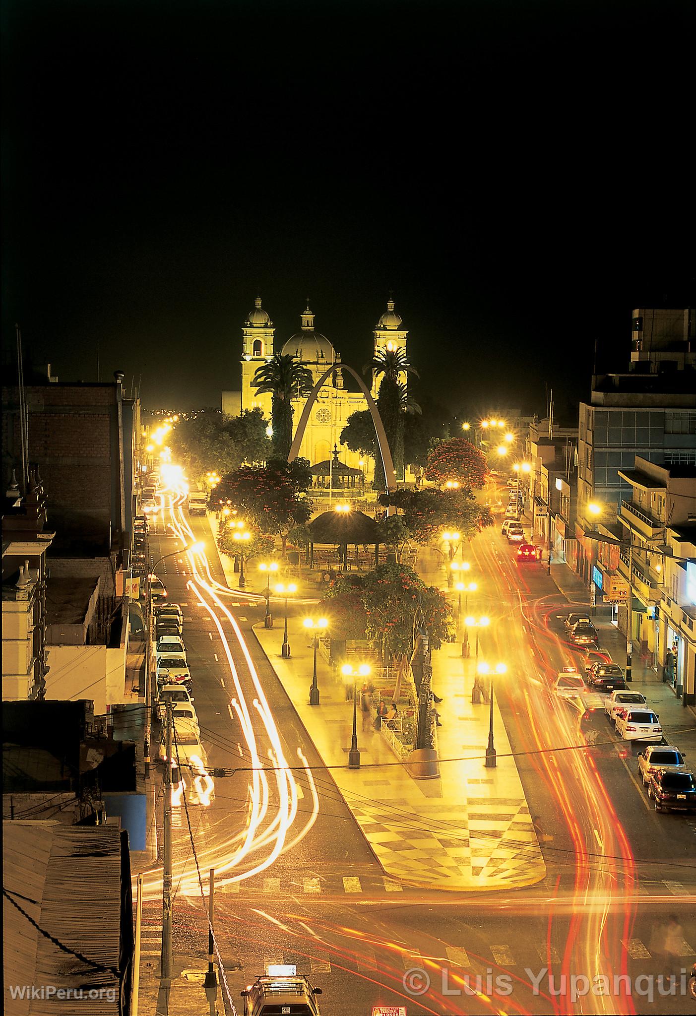 Place et Cathdrale, Tacna