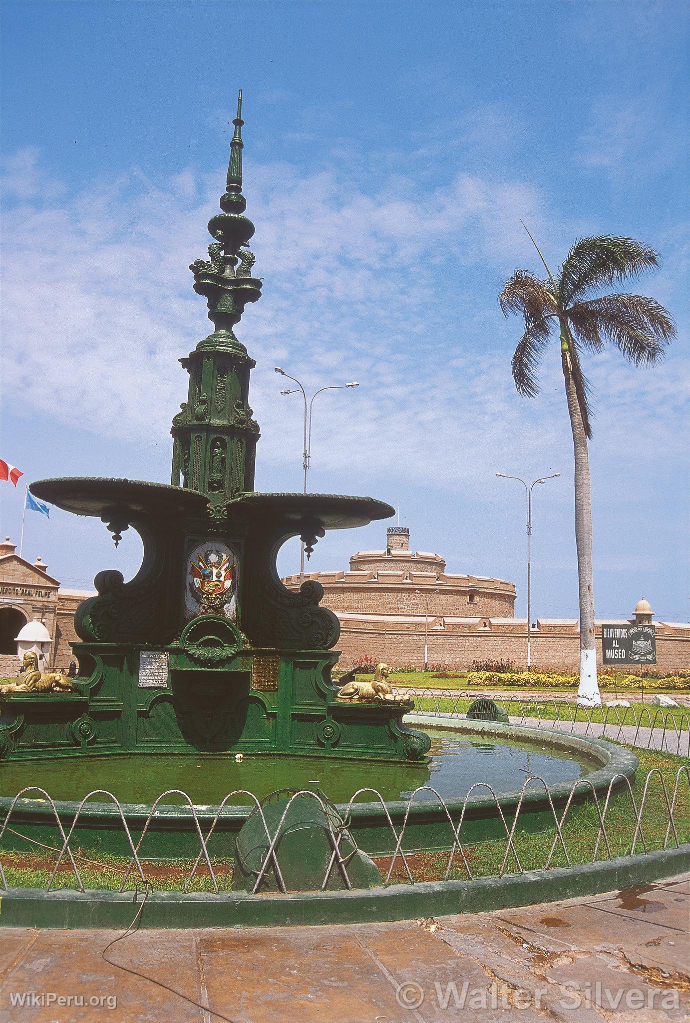 Fontaine en face du Fort Real Felipe, Callao