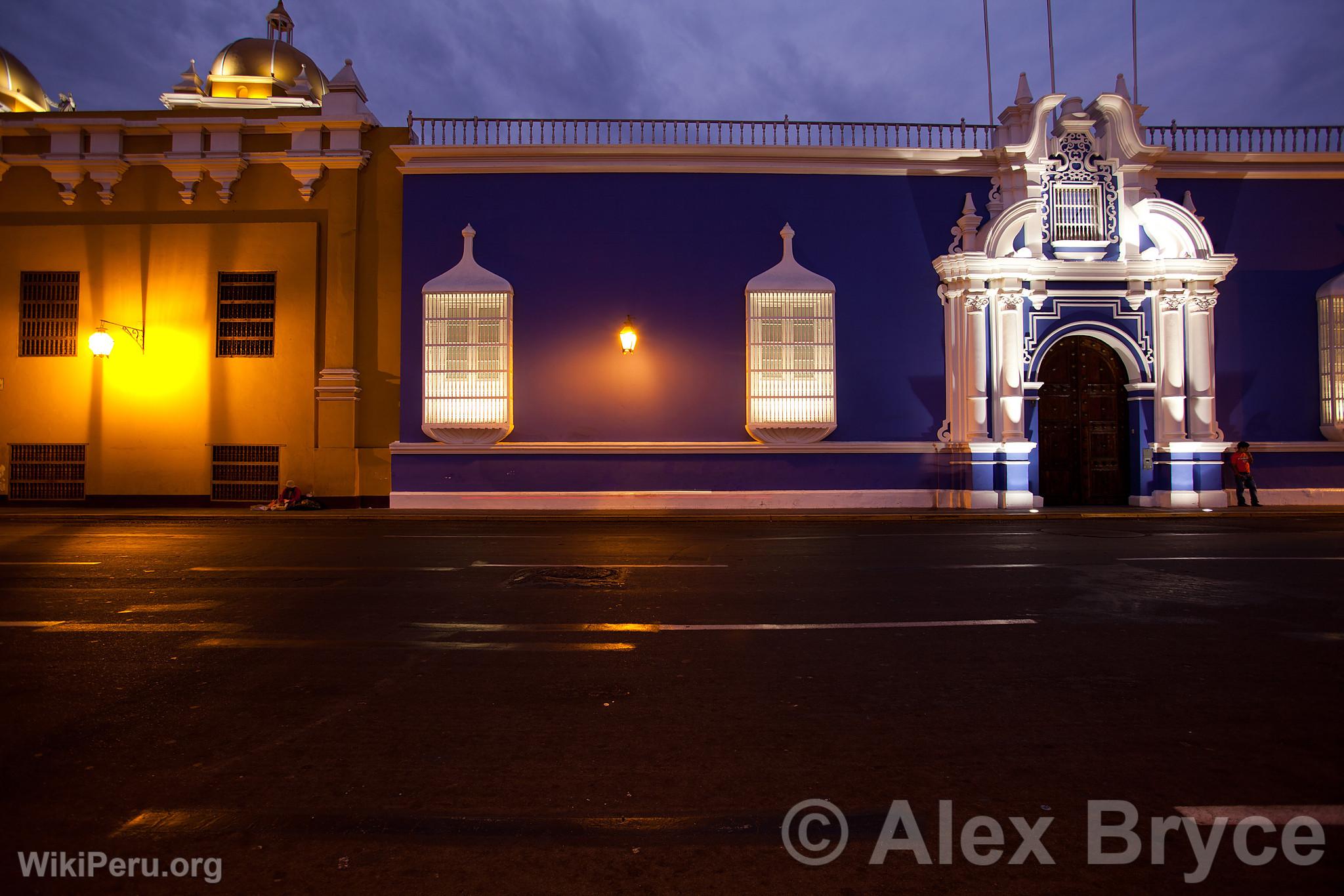 Place d'Armes, Trujillo