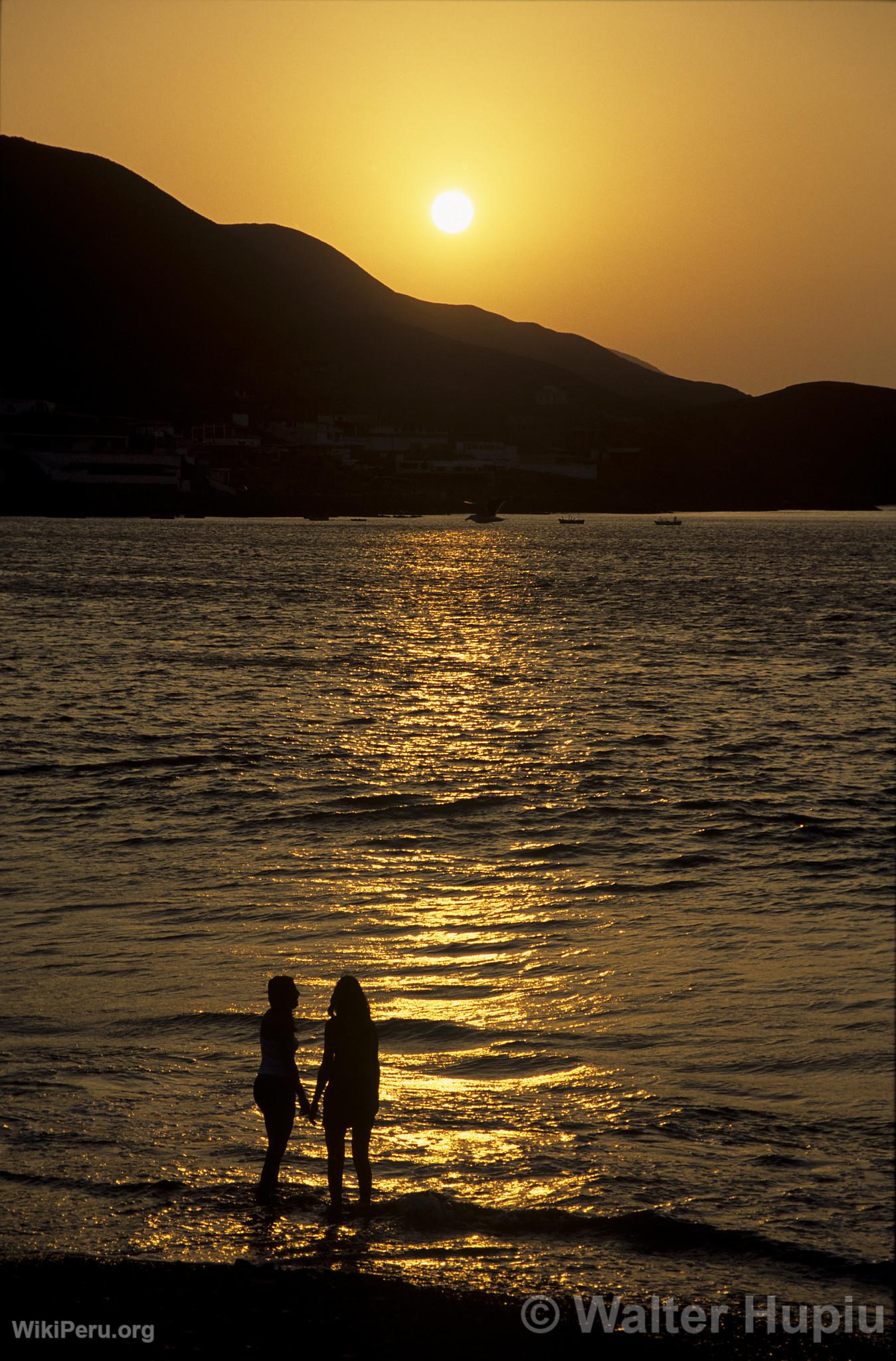 Plage Tortugas, Casma