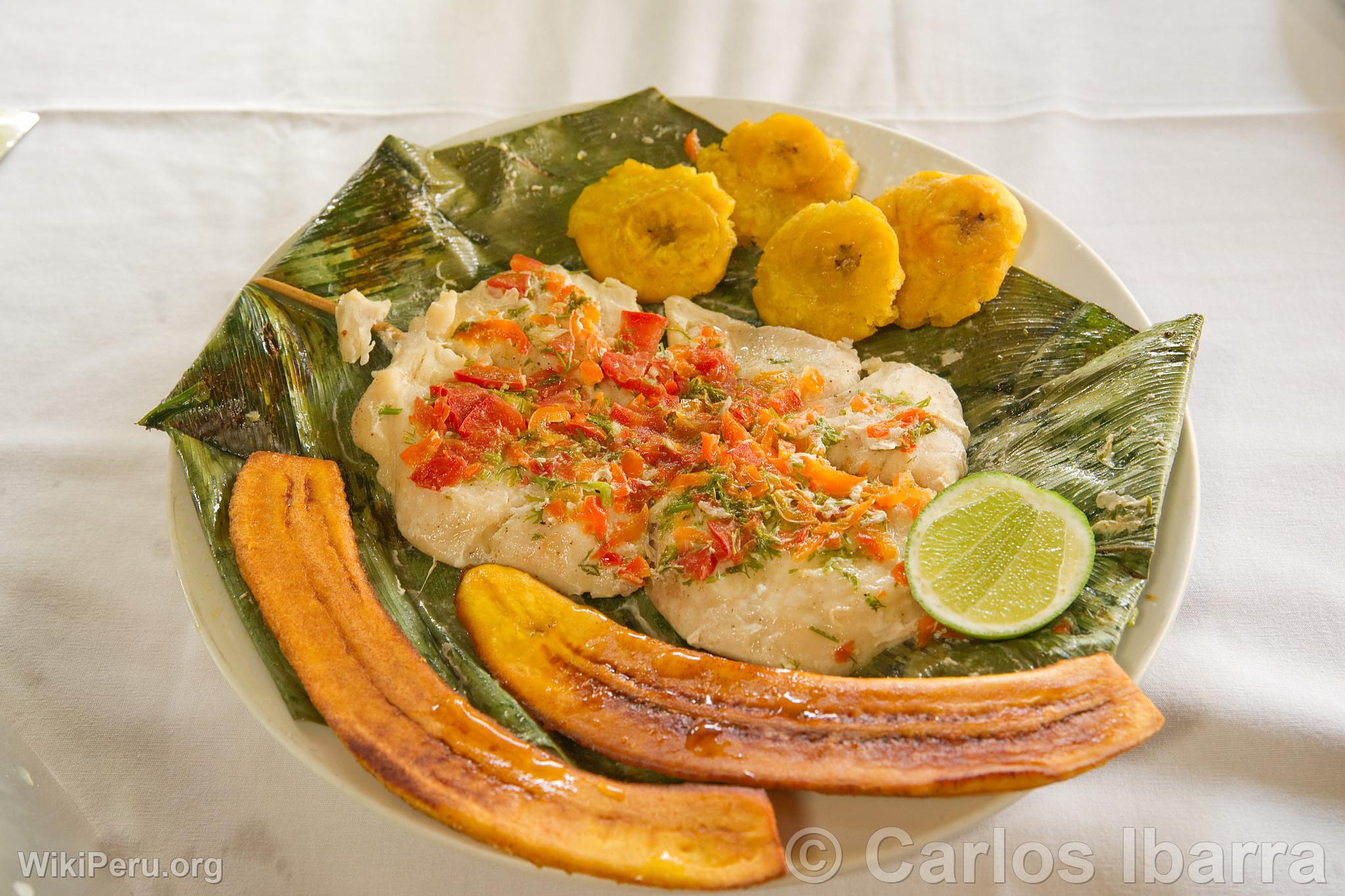 Paiche avec Patacones et Bananes Frites