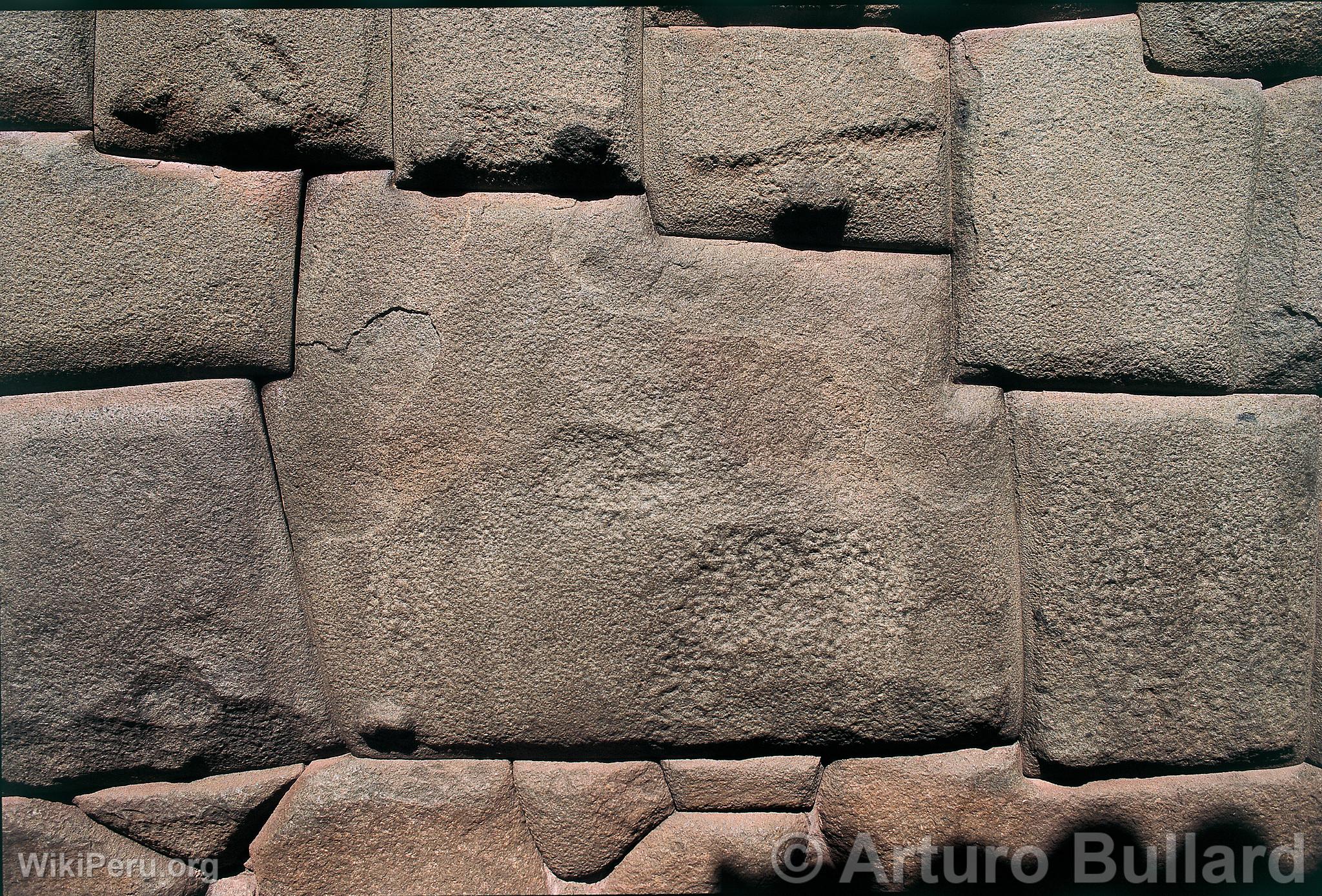 Pierre aux douze angles, Cuzco