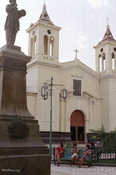 Cathdrale sur la Place d'Armes, Piura