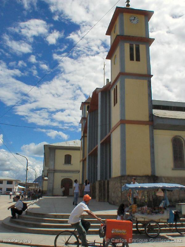 Vue de ct de la cathdrale, Moyobamba