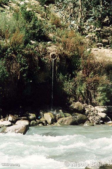 vacuation d'eaux uses dans le fleuve Mapacho, Ocongate