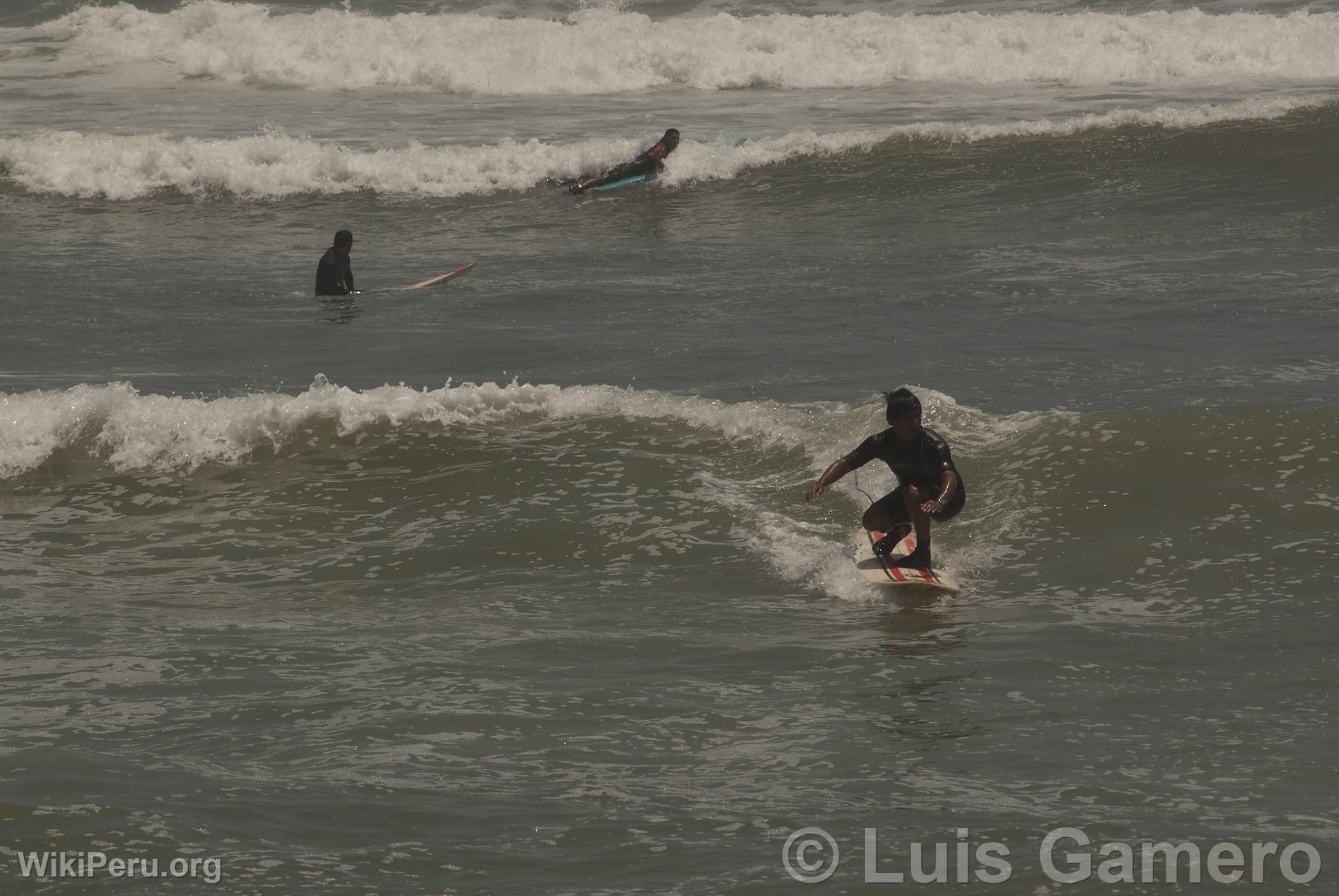 Surf  la Costa Verde, Lima