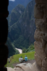 Touristes dans la citadelle de Machu Picchu