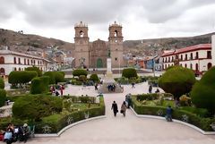 Place et Cathdrale de Puno