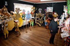 Exposition de costumes traditionnels