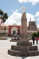 Cadran solaire sur la place de Chucuito