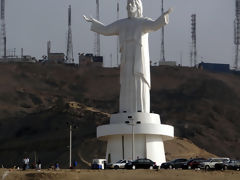 Le Christ du Pacifique, Lima