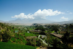 Volcan Chachani et campagne d'Arequipa