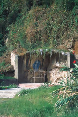 Grotte de la Vierge de la Pierre